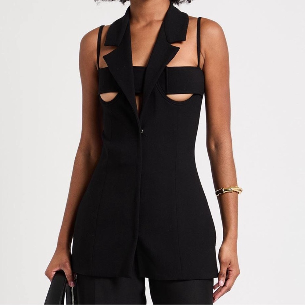 Alessandro Vigilante Stylish Black Cutout top size 6